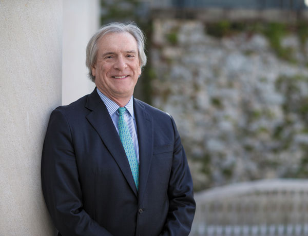 Longtime Comm School dean Zeithaml steps down