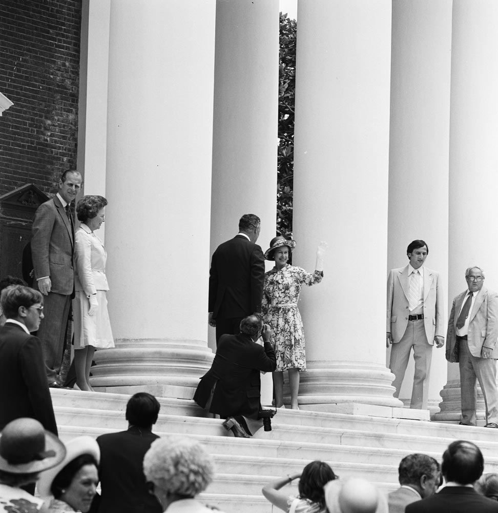 Queen Elizabeth II on the steps of the Rotunda