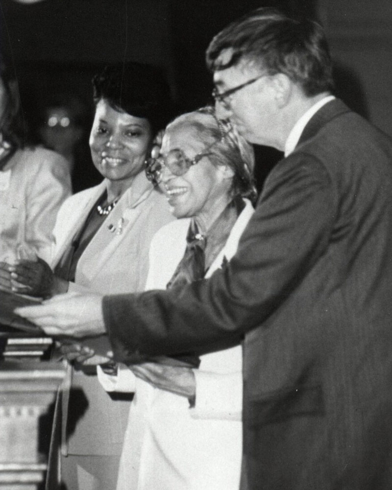 Rosa Parks (center) with UVA President Robert O’Neil