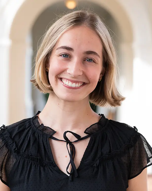 Leigh Bailey headshot